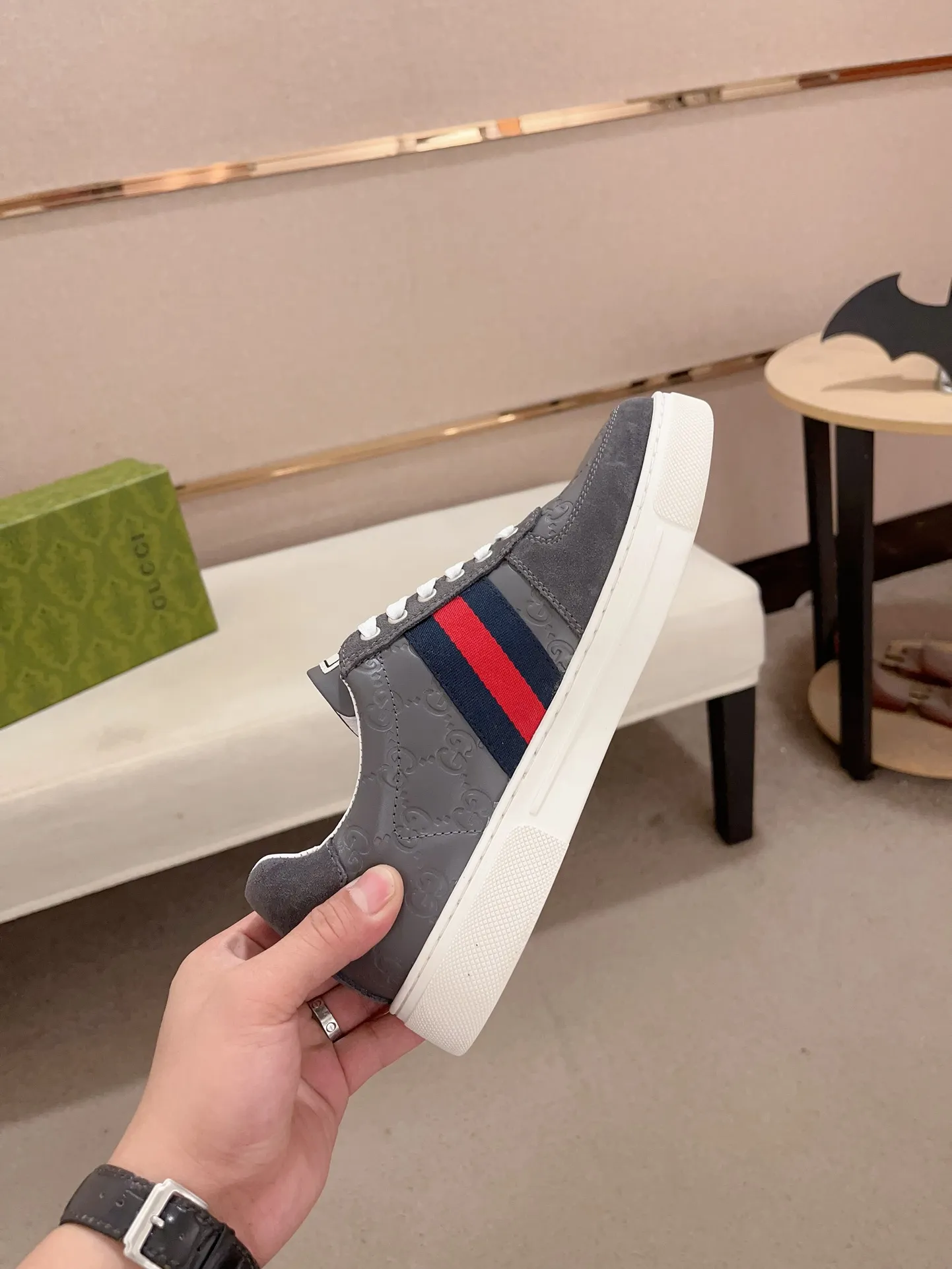 Men's clothing and shoes💰:440💰 (GUCCI) The latest model from the official website 🎁🎁Casual and fashionable men's shoes👟, hot style 💥The version is simple and elegant, exclusive for trendy men. Unique official website latest brand elements 👑Gucci original decoration, fashionable and generous, the fabric is original cowhide ✅sheepskin lining, the official website specifies wear-resistant casual outsole, the classic model is taken in kind at the counter🎬38-44 (45 is not returned or exchanged)